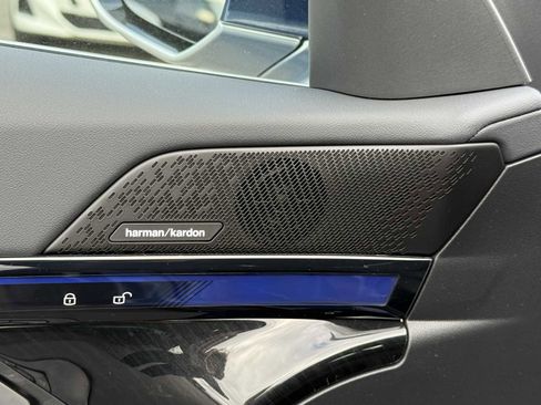 New 2026 BMW 530i xDrive w/ Executive Package image 13