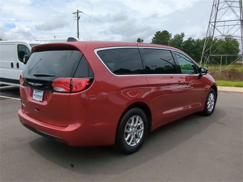 New 2026 Chrysler Voyager LX image 19