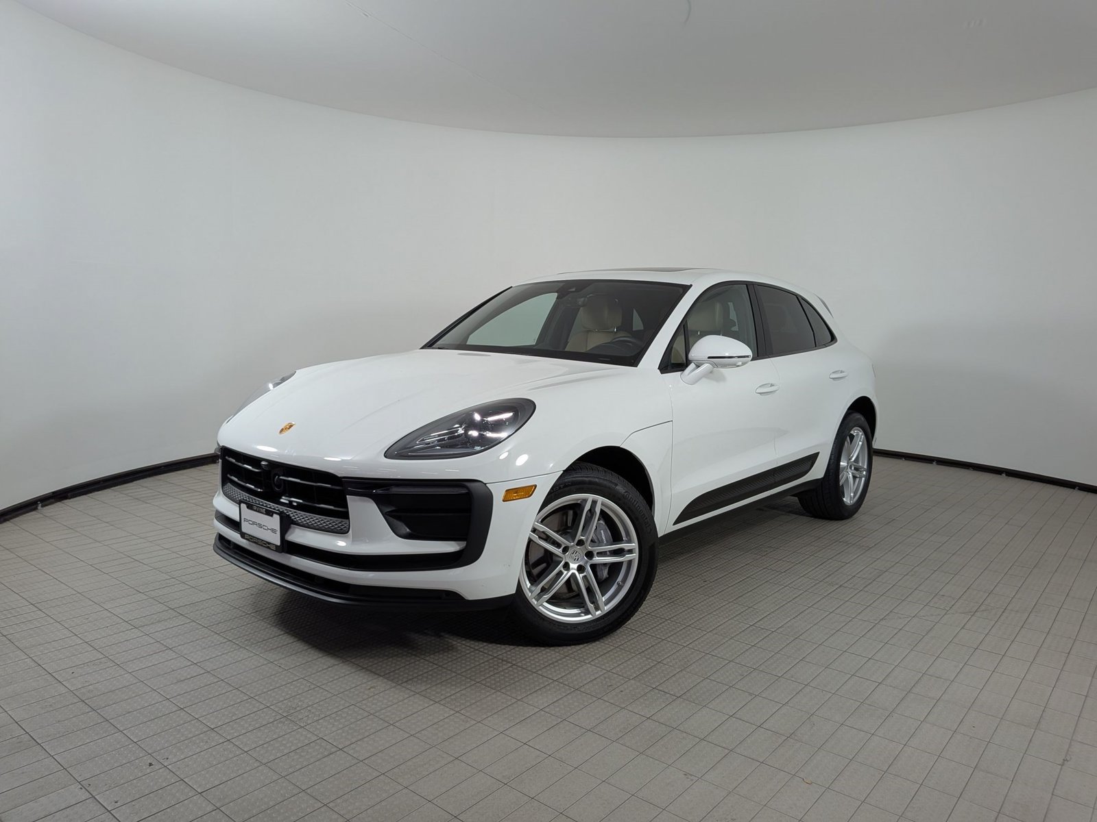 Certified 2023 Porsche Macan Turbo AWD/4WD image 1