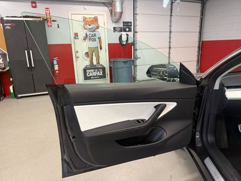 Used 2018 Tesla Model 3 Long Range AWD/4WD image 26