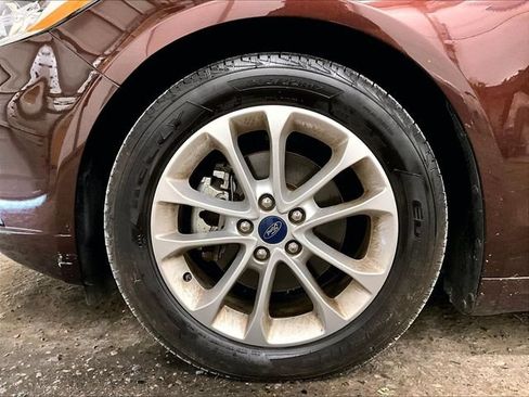 Used 2019 Ford Fusion SE FWD image 8