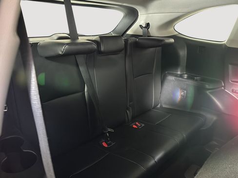 Used 2023 Toyota Highlander XLE image 20