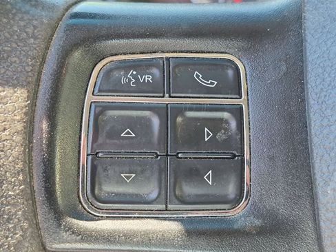 Used 2020 RAM 1500 Classic SLT AWD/4WD image 11