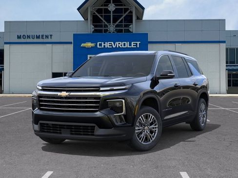 New 2027 Chevrolet Traverse LT w/ Driver Confidence Package FWD image 6