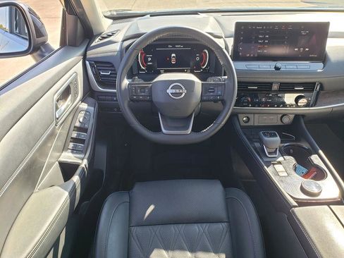 Certified 2025 Nissan Rogue Platinum w/ Platinum Premium Package image 23