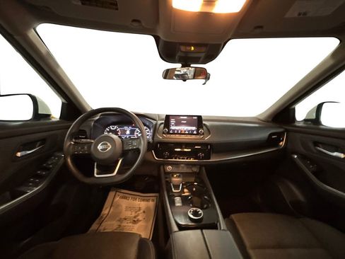 Used 2021 Nissan Rogue SV image 18