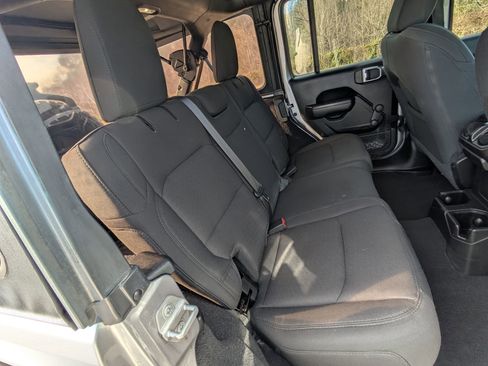 Used 2021 Jeep Wrangler Unlimited Sport image 24