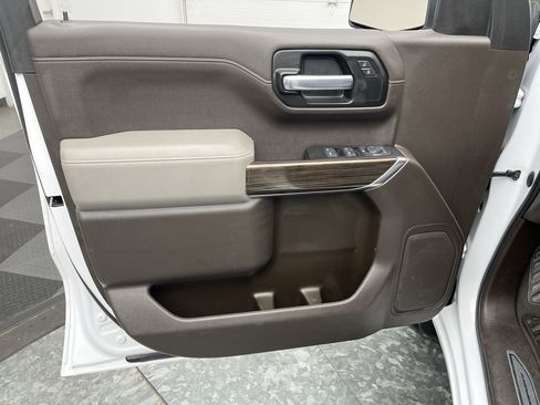 Used 2020 Chevrolet Silverado 1500 LT w/ Convenience Package image 6