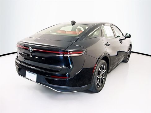 Used 2023 Toyota Crown XLE image 10