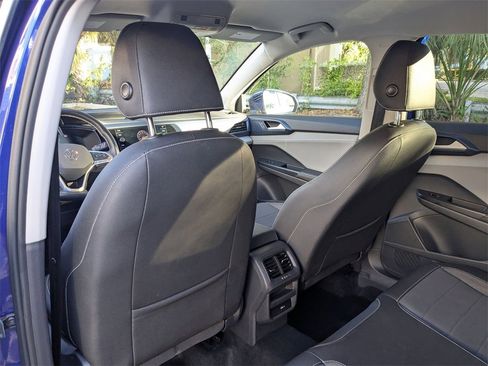 Used 2024 Volkswagen Taos SE image 22