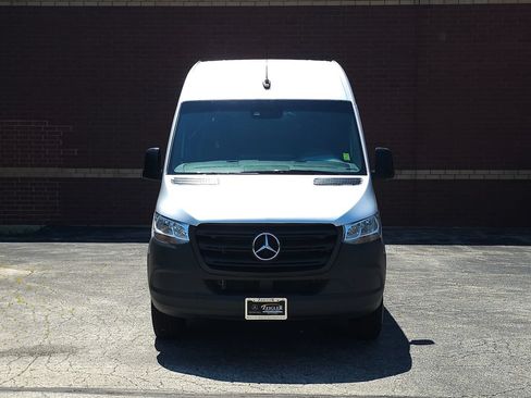 Used 2024 Mercedes-Benz Sprinter 2500 w/ Acoustic Package image 2