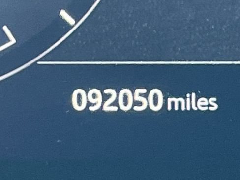 Used 2019 Land Rover Range Rover Velar R-Dynamic SE image 7