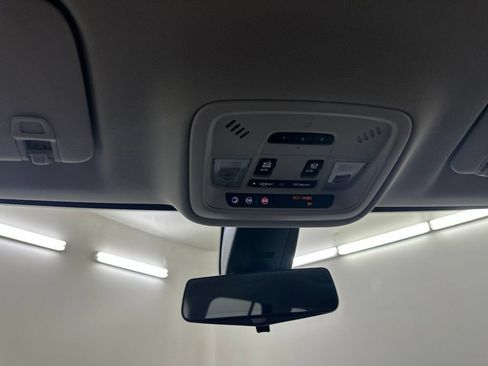 Used 2019 Chevrolet Traverse Premier AWD/4WD image 54