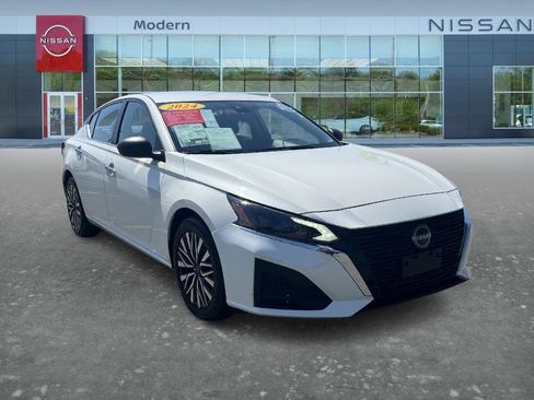 Certified 2024 Nissan Altima 2.5 SV FWD image 4