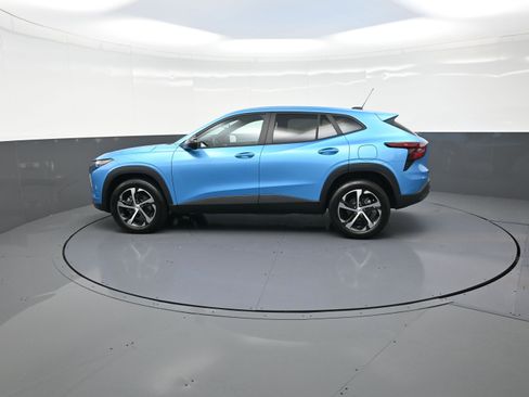 Used 2025 Chevrolet Trax RS image 6