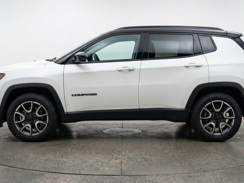 Used 2025 Jeep Compass Trailhawk AWD/4WD image 5