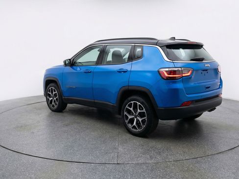 Used 2025 Jeep Compass Limited image 6