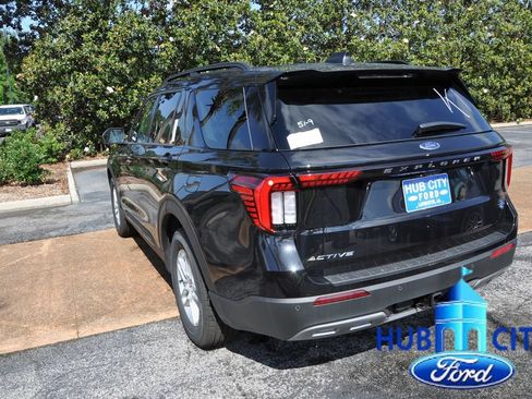 New 2026 Ford Explorer Active w/ Active Comfort Package RWD image 3