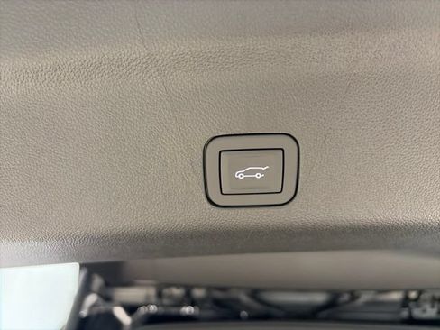 New 2026 Chevrolet Suburban High Country AWD/4WD image 18