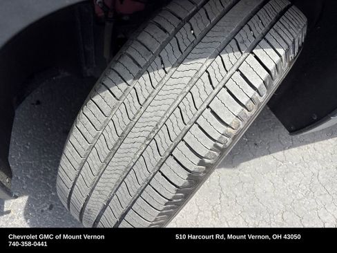 Used 2020 Chevrolet Traverse LT FWD image 30