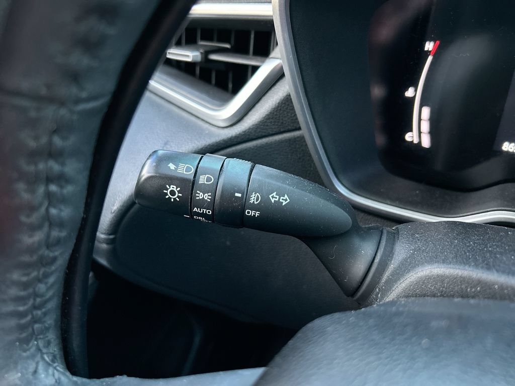 Used 2023 Toyota Corolla Cross XLE AWD/4WD image 21