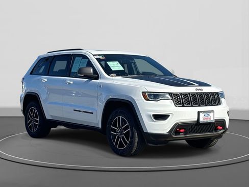 Used 2019 Jeep Grand Cherokee Trailhawk w/ Trailhawk Luxury Group image 4