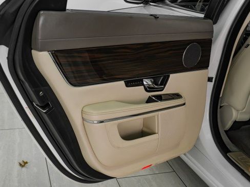 Used 2012 Jaguar XJ L image 45