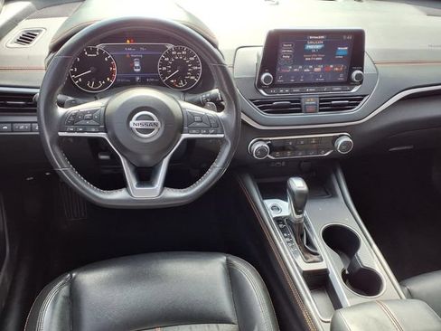 Used 2022 Nissan Altima 2.5 SR FWD image 16