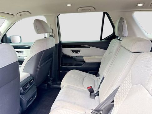 Used 2023 Honda Pilot LX image 23