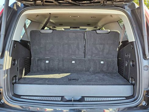 Used 2020 Cadillac Escalade Premium Luxury image 18