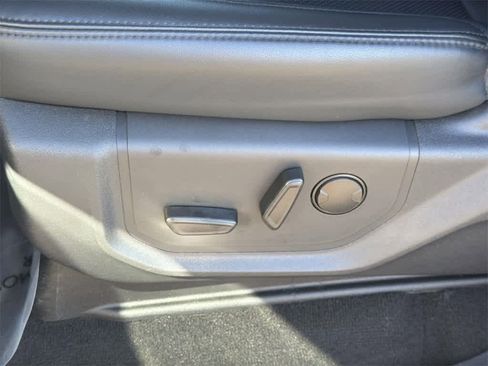 Used 2024 Ford Expedition Max XLT image 27