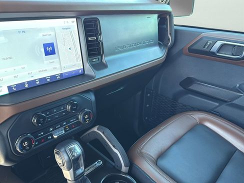 Certified 2024 Ford Bronco Outer Banks AWD/4WD image 19