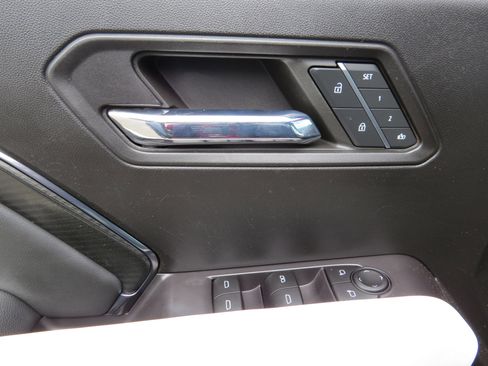 Used 2023 GMC Canyon AT4X image 19