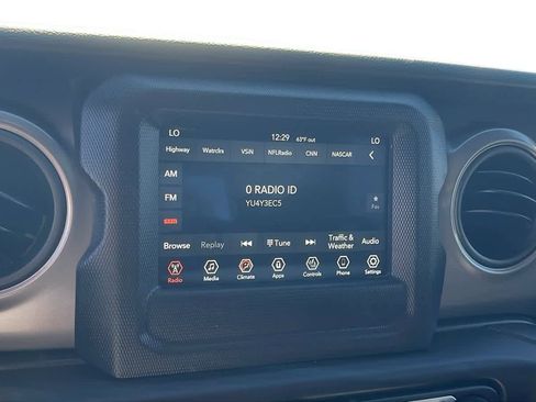 Certified 2022 Jeep Gladiator Sport image 16