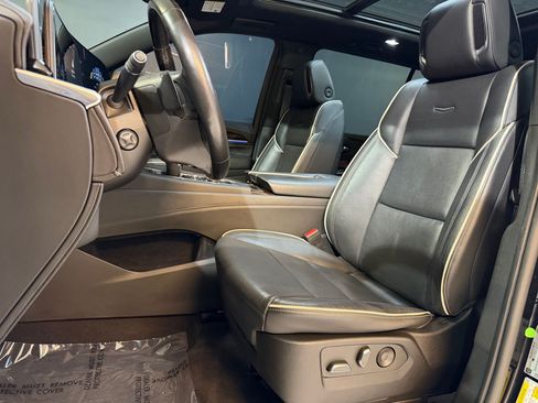 Used 2022 Cadillac Escalade ESV Premium Luxury RWD image 5