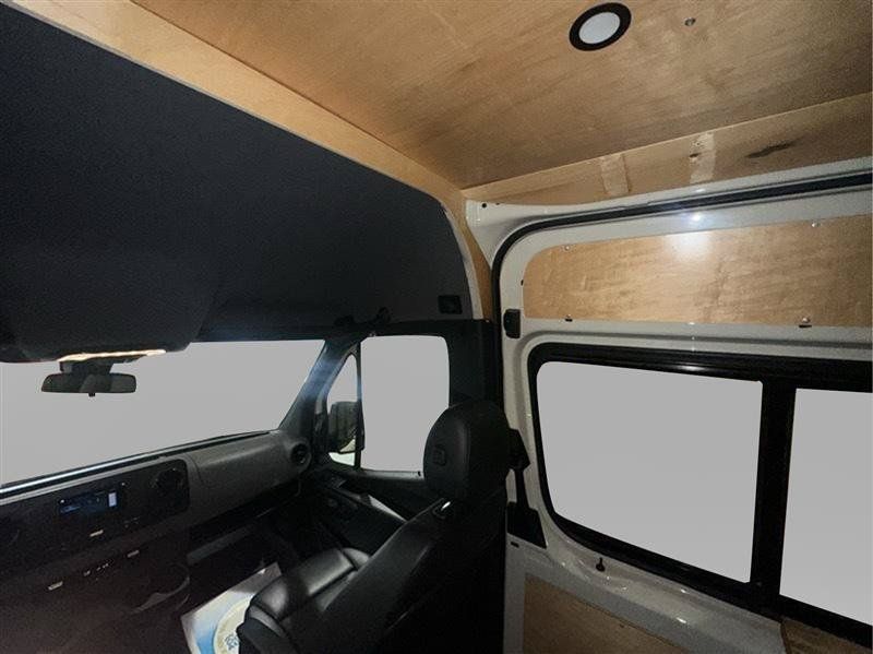 Used 2023 Mercedes-Benz Sprinter 2500 image 27