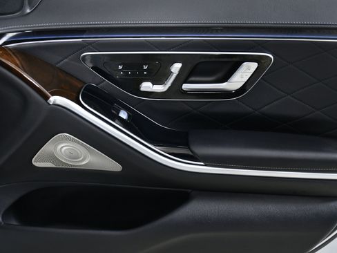 Used 2024 Mercedes-Benz S 580 4MATIC Sedan image 30