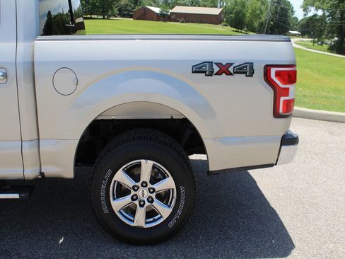 Used 2018 Ford F150 XLT w/ Equipment Group 302A Luxury AWD/4WD image 9
