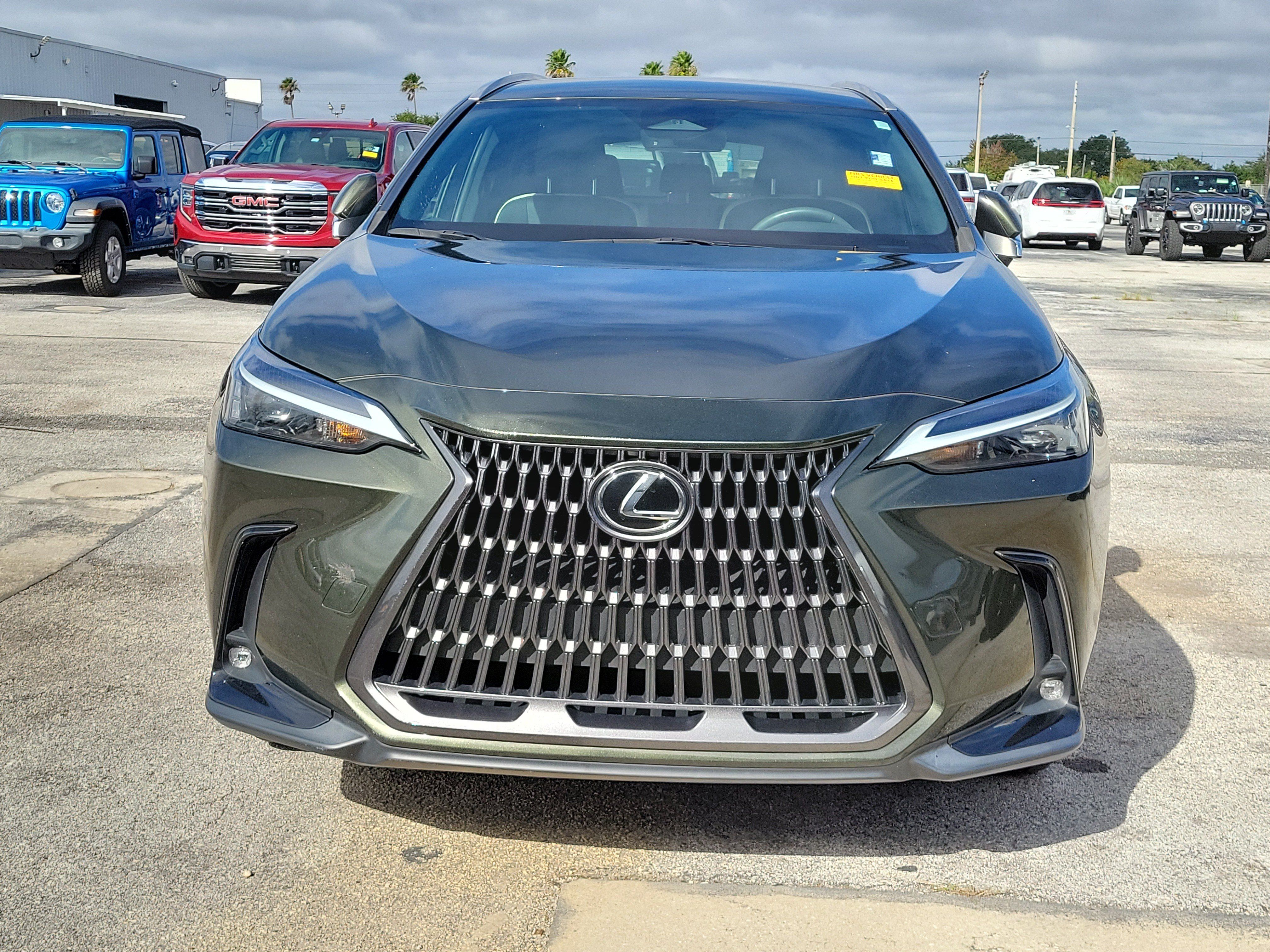 Used 2024 Lexus NX 250 FWD w/ Towing Package (2000 Lbs) image 2