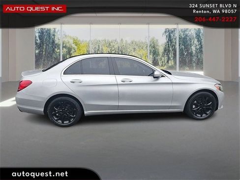 Used 2017 Mercedes-Benz C 300 4MATIC Sedan image 4