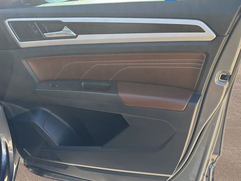 Used 2023 Volkswagen Atlas SE w/ Panoramic Sunroof Package FWD image 10