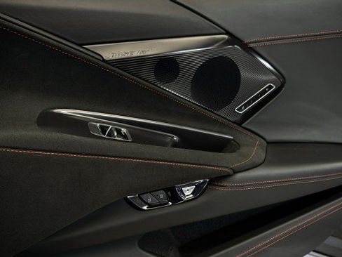 Used 2024 Chevrolet Corvette Stingray Premium Cpe w/ Z51 Performance Package RWD image 15