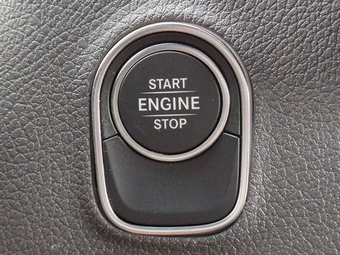 Used 2025 Mercedes-Benz Sprinter 2500 image 28