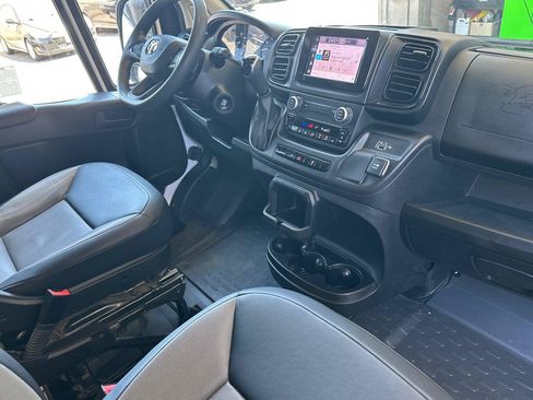 Used 2025 RAM ProMaster 2500 FWD image 17