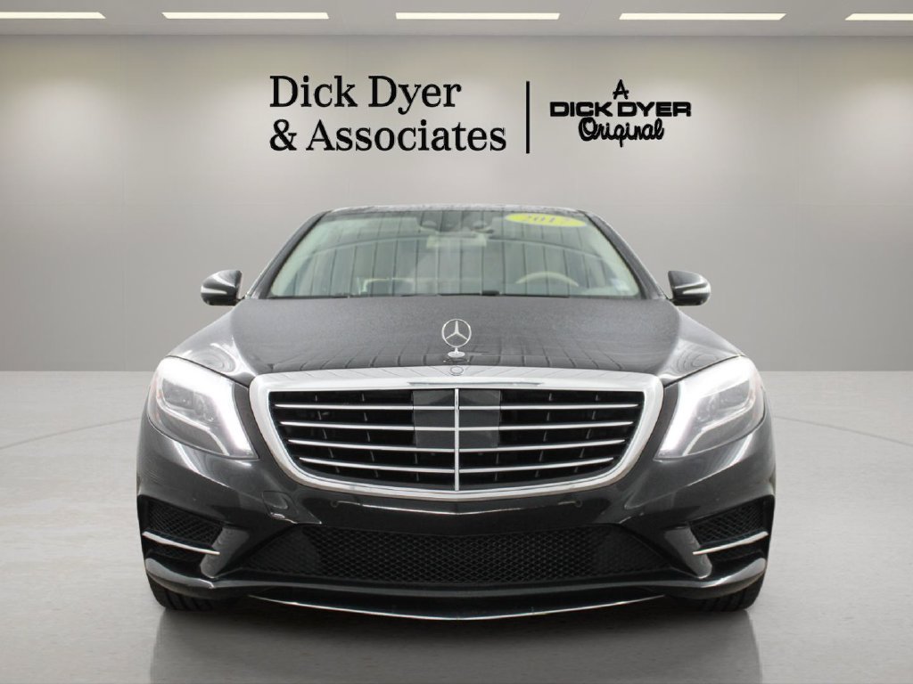 Used 2017 Mercedes-Benz S 550 Sedan image 4