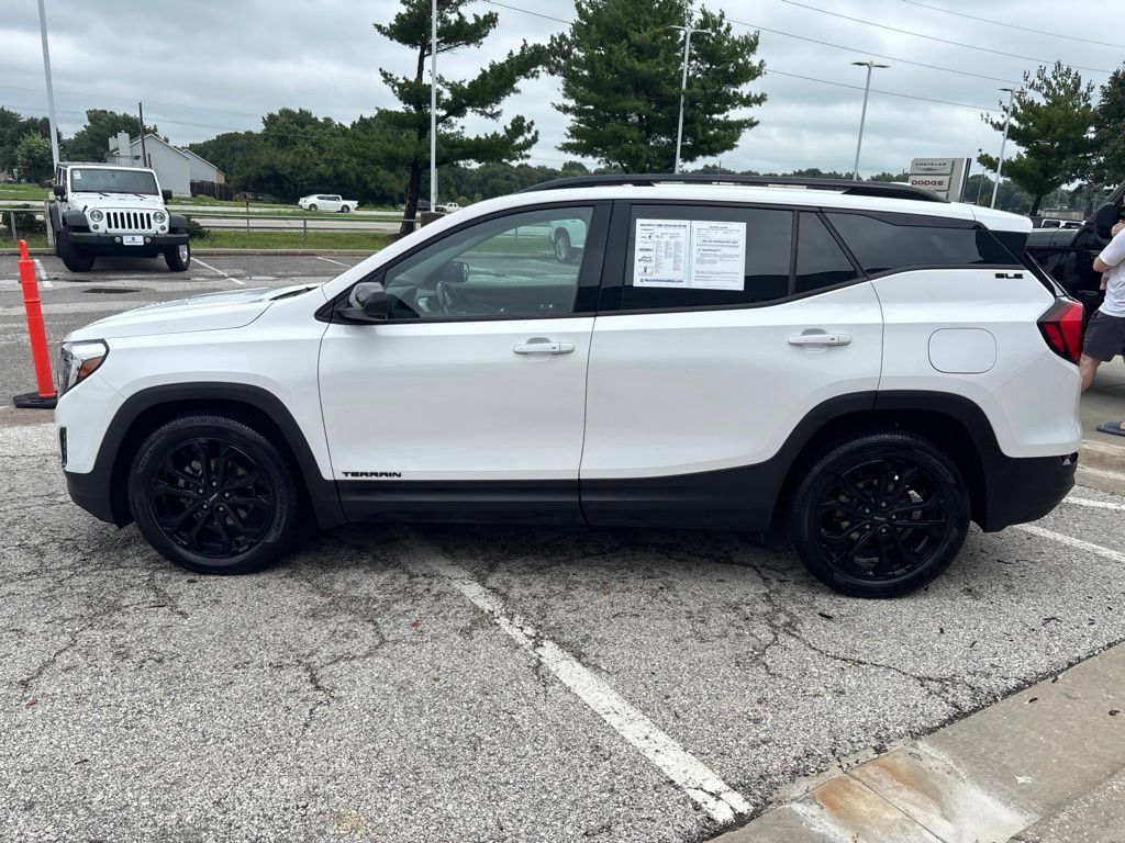 Used 2020 GMC Terrain SLE w/ Elevation Edition FWD image 17