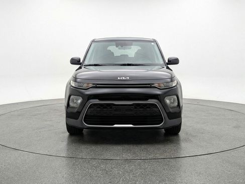 Used 2025 Kia Soul LX w/ LX Technology Package FWD image 2