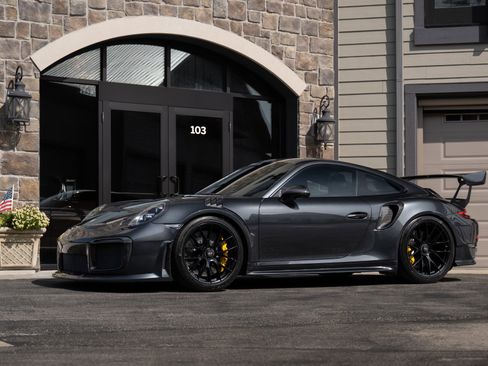 Used 2018 Porsche 911 GT2 RS RWD image 2