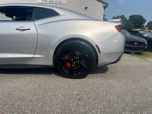 Used 2018 Chevrolet Camaro SS RWD image 34