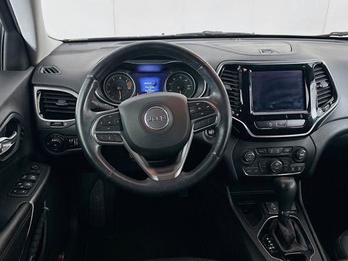 Used 2019 Jeep Cherokee Limited FWD image 17